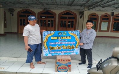 Tebar Kebaikan Raih Keberkahan, MTsN 1 Lampung Tengah Gelar Bakti Sosial